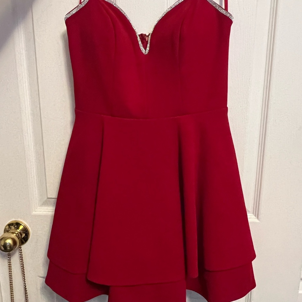 Elegant Red Sleeveless Dress